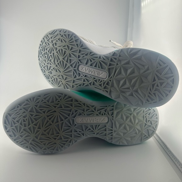 NIKE AIRMAX girls/kids/youth green/white/pink swoosh sneakers/shoes size 5 - Picture 6 of 6